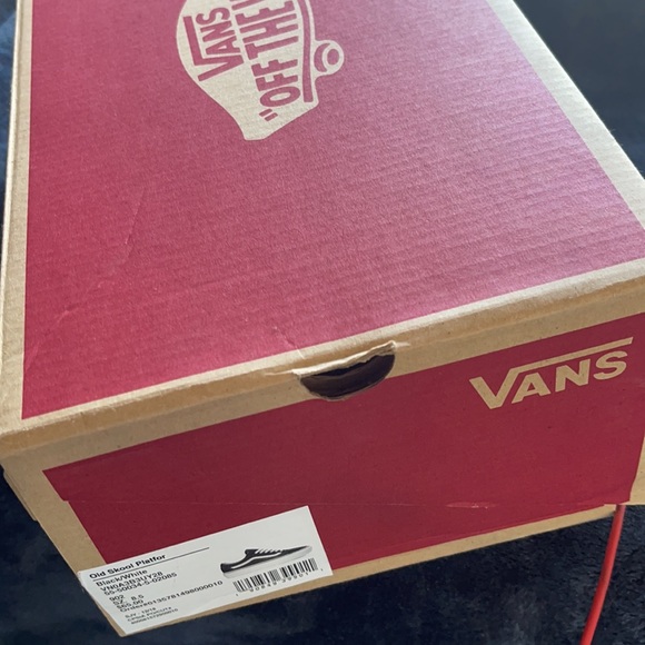 Vans - Picture 2 of 2